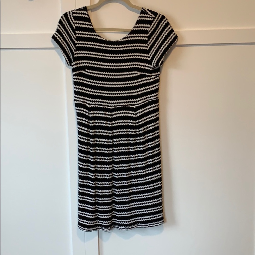 Great casual or dress-up number!